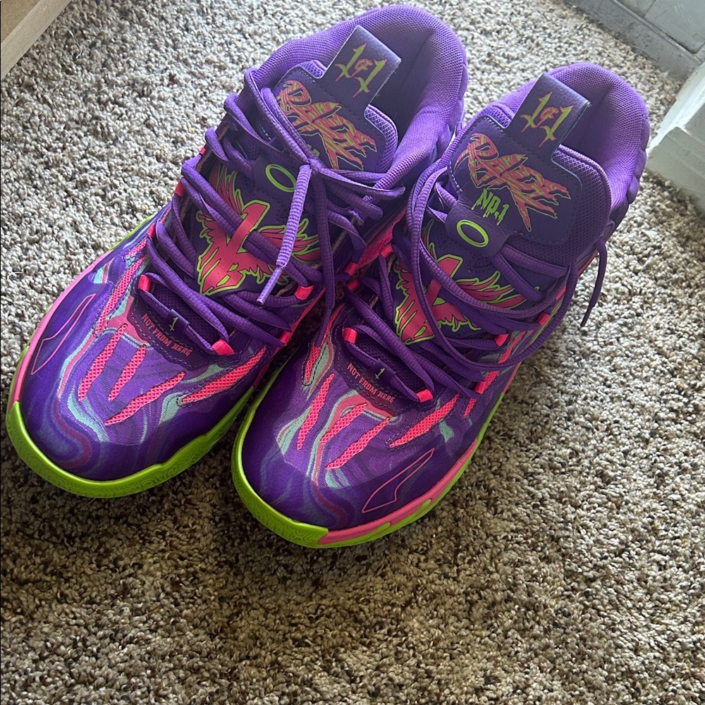 Men’s Athletic Shoes